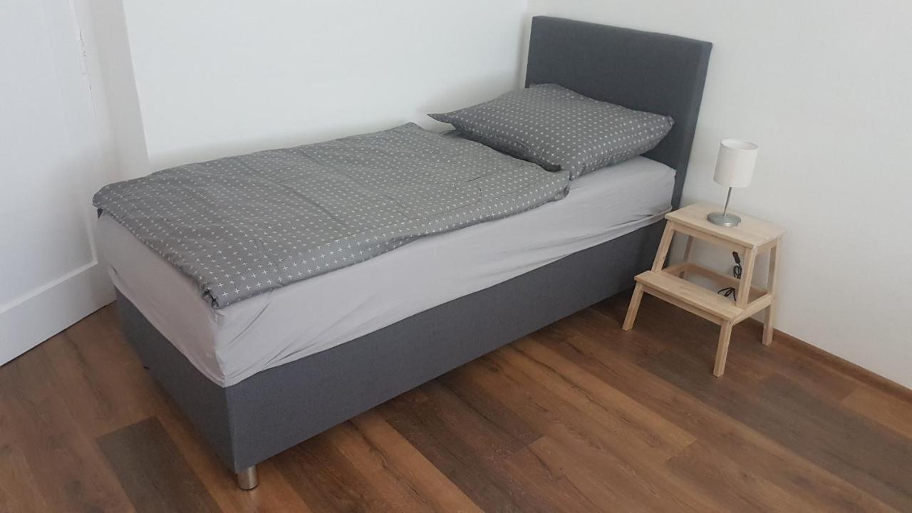 Apartman Jizni Apartment เจรรอฟ ภายนอก รูปภาพ