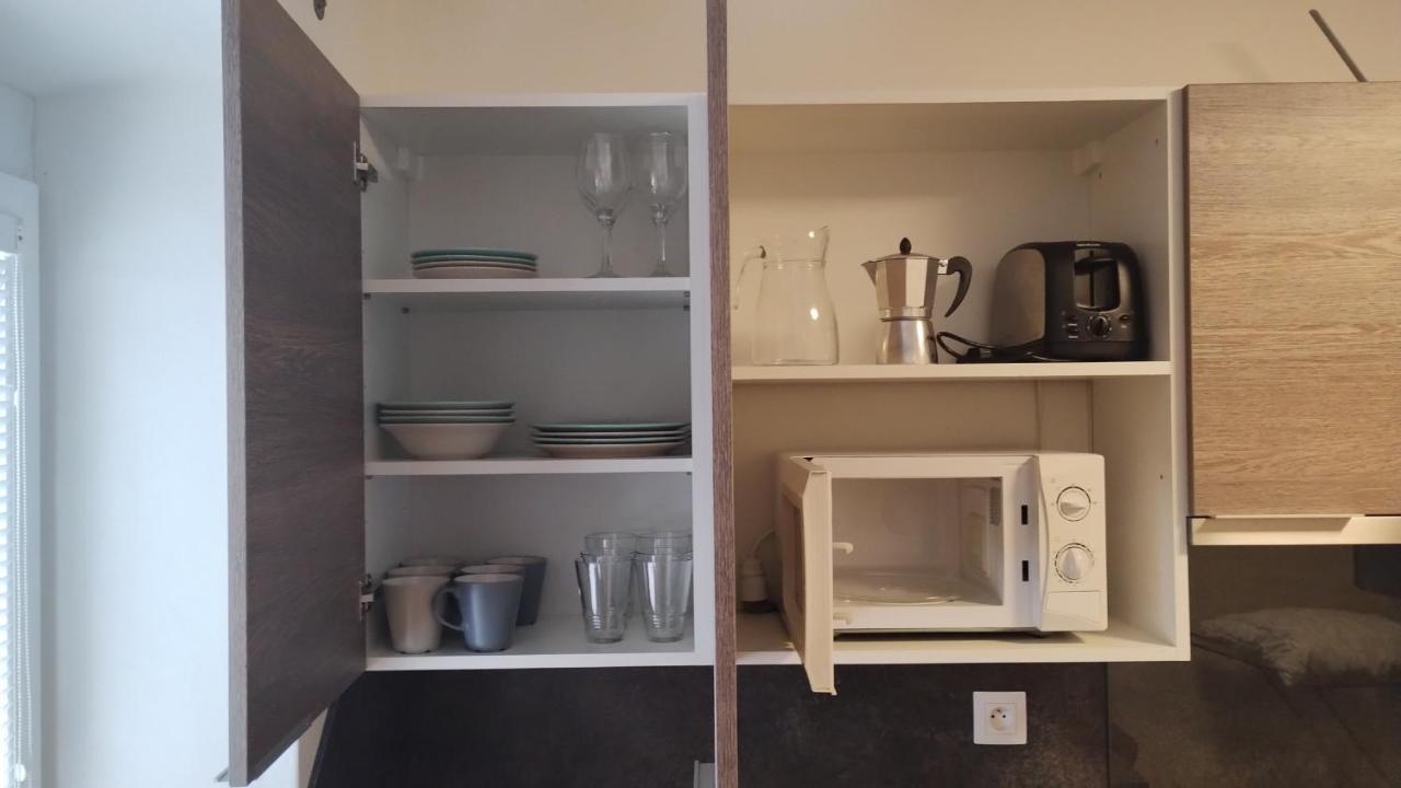 Apartman Jizni Apartment เจรรอฟ ภายนอก รูปภาพ